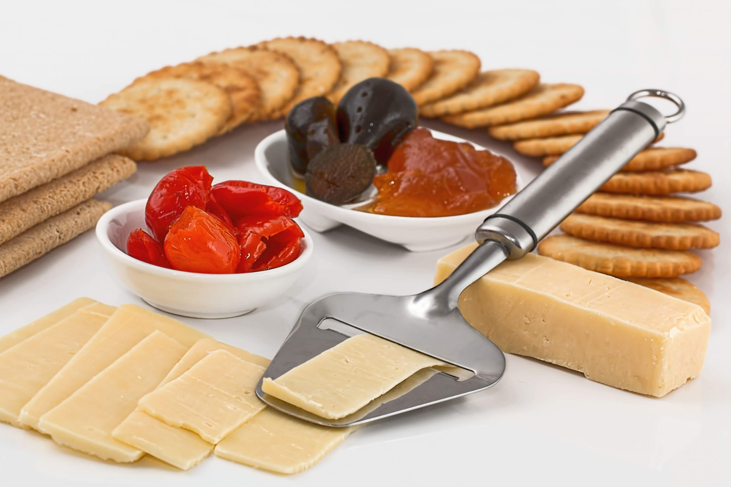 Продукты из санкционного списка на столе Продукты из санкционного списка на столе