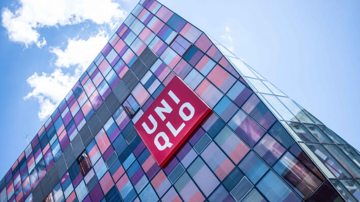 Магазин модной одежды Uniqlo Магазин модной одежды Uniqlo