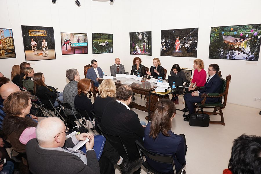 MarketMedia совместно с галереей Arts Square Gallery организовал конференцию «Искусство продавать искусство».