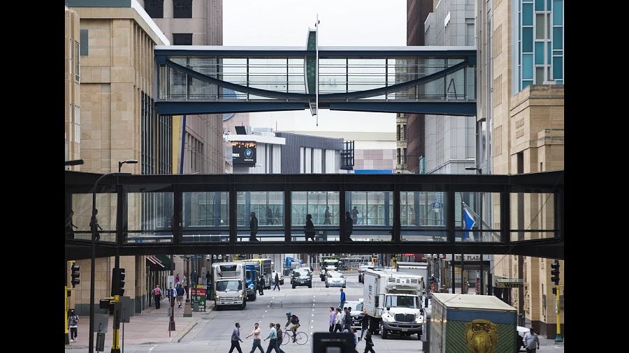 Skyway - крытые пешеходные переходы между зданиями на уровне второго или третьего этажа в Миннеаполисе