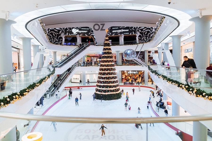 Новогоднее украшение торгового комплекса Oz Mall