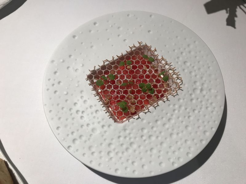 Страчателла с томатами, базиликом и кедровым орехом (950 рублей)/ ресторан Eclipse