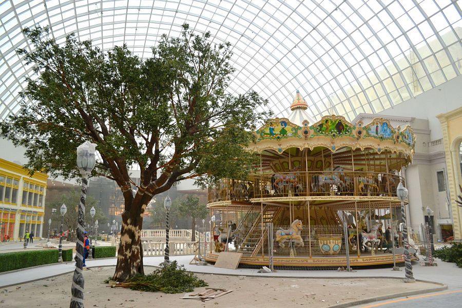 «Остров мечты» — строящийся тематический парк развлечений в Москве, в Нагатинской пойме.