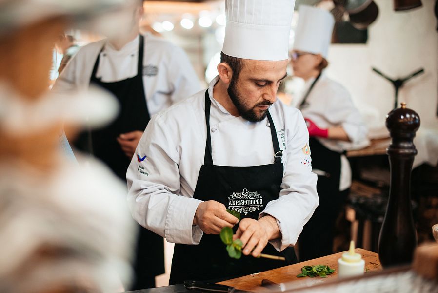 Ресторан аутентичной кавказской кухни «Вилла Роз» – новый гастрономический проект Центра туризма «Абрау-Дюрсо».