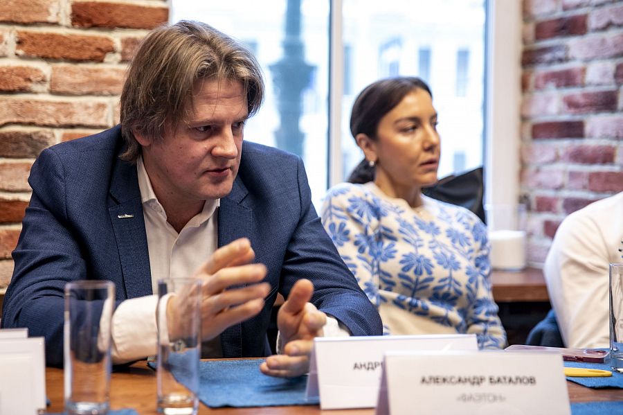 Андрей Арсеньев , генеральный директор сети «Обойкин»/ круглый стол «Ретейл: развитие 2022»