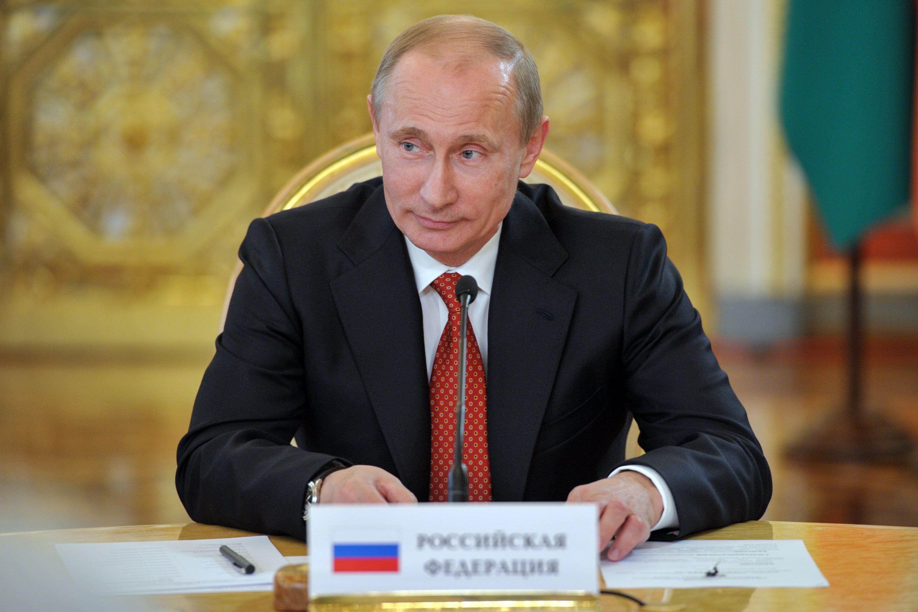 Владимир Путин выступил с обращением к россиянам о ситуации с распространением коронавируса.